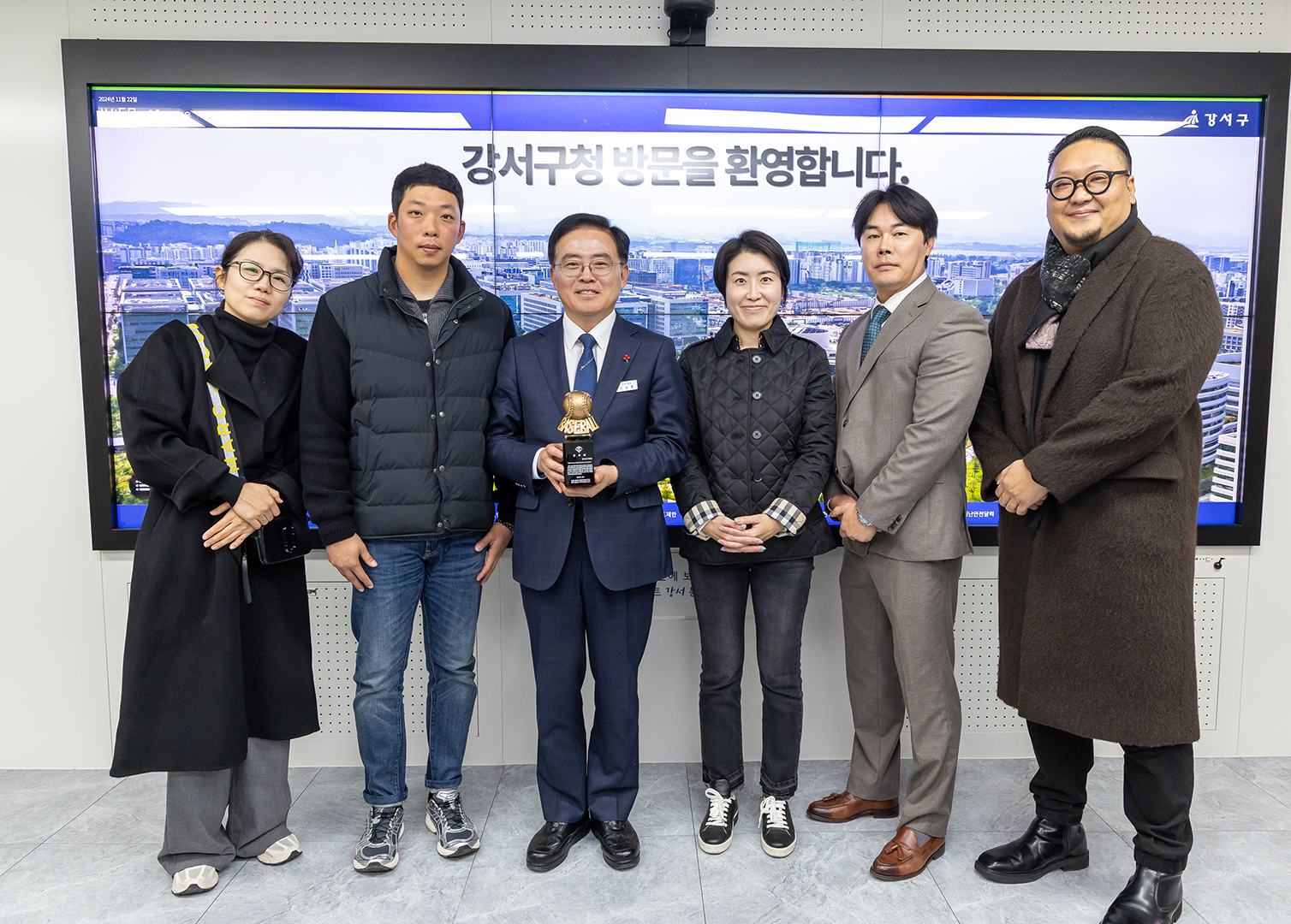 리틀야구단 감사패 전달