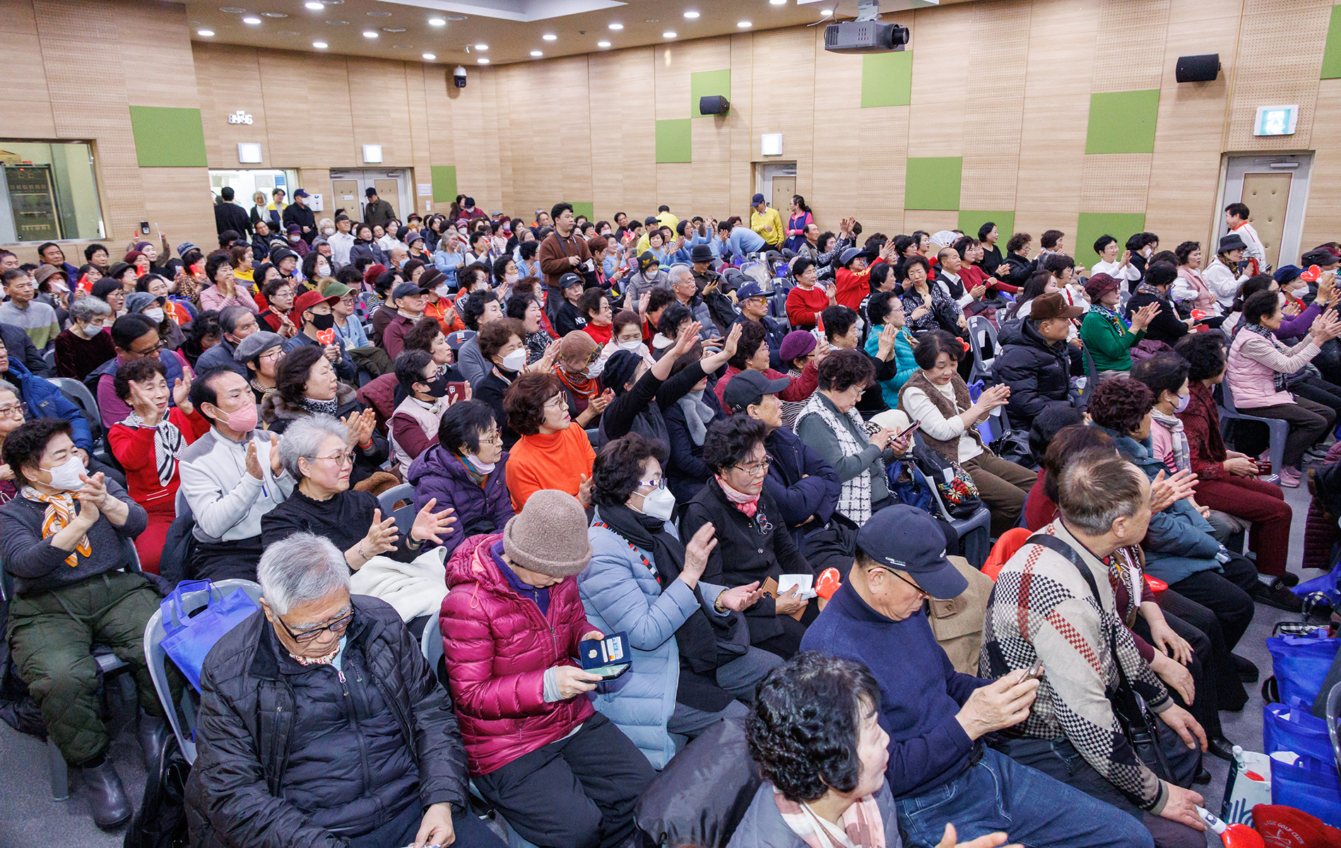 곰달래어르신복지센터 어르신 사회교육 발표회
